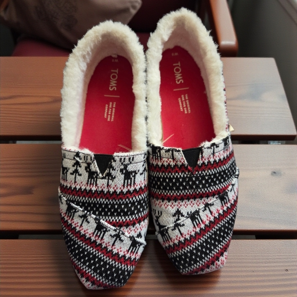 TOMS Women's Classic Fair Isle Reindeer Faux Shearling Alpargata slip-on shoes